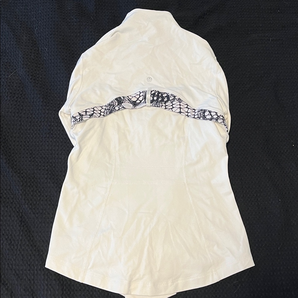 Lululemon Define Jacket - Picture 2 of 3